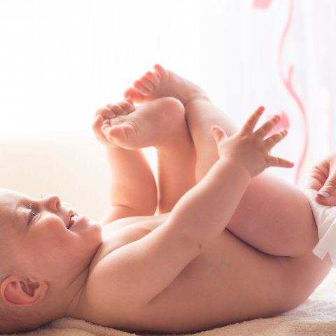 tre-so-sinh-di-ngoai-co-hat-co-sao-khong-va-nguyen-nhan-do-dau