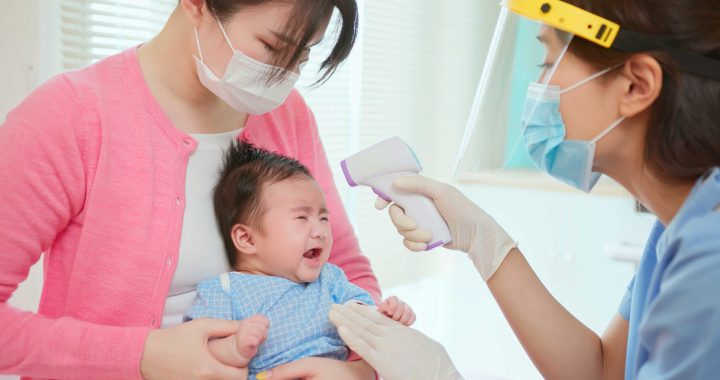 Khi nào nên dùng thuốc hạ sốt cho trẻ sơ sinh và trẻ nhỏ