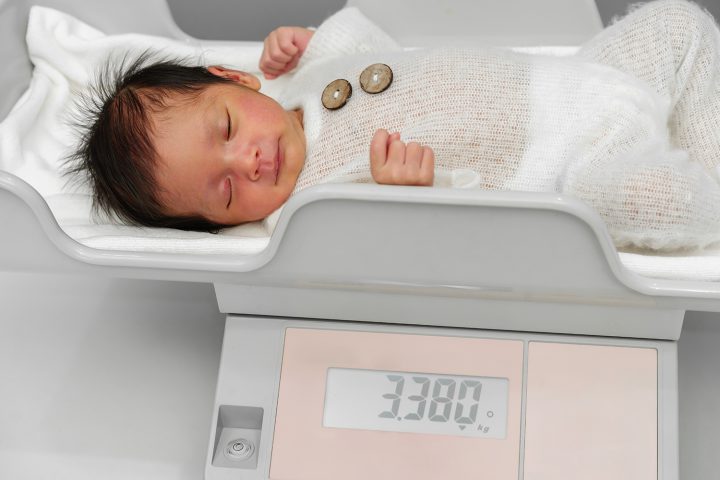 Thúc đẩy quá trình tăng trưởng về cân nặng ở trẻ sơ sinh